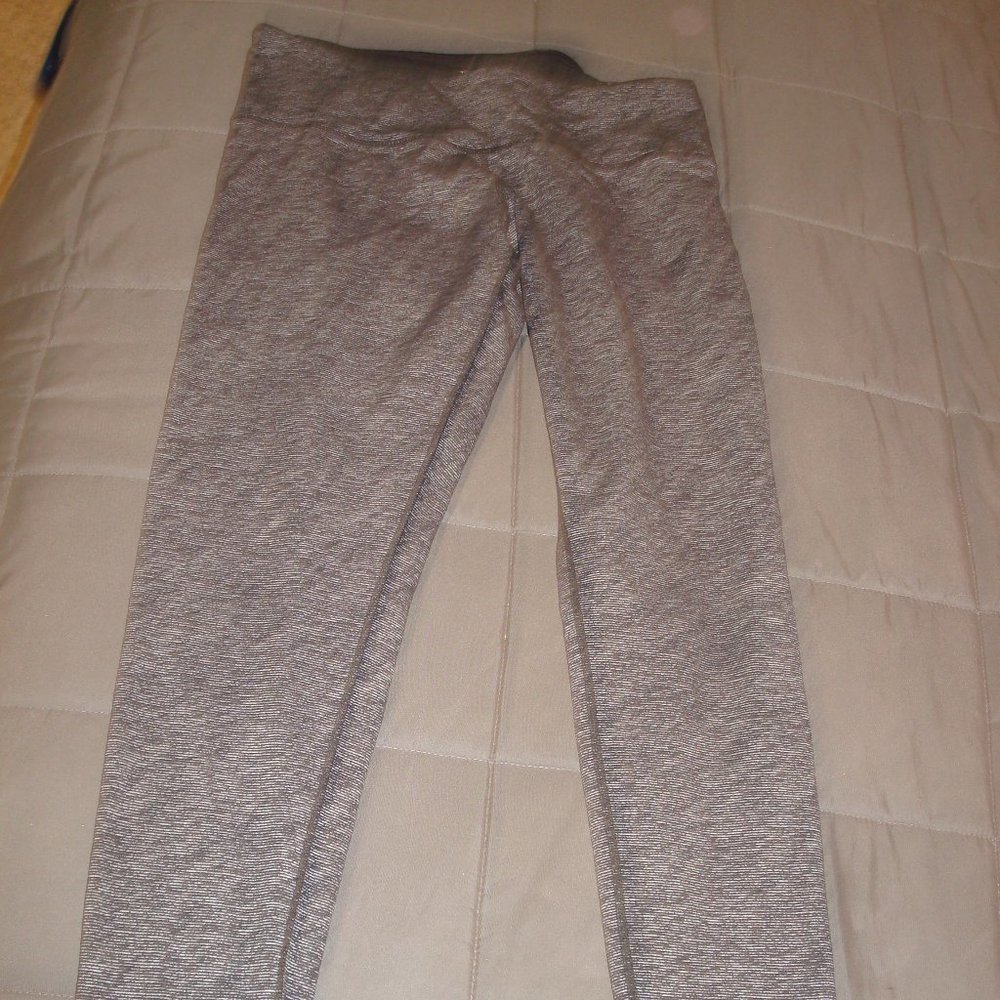 TUFF ATHETICS WOMEN'S SIZE S BLACK & GRAY